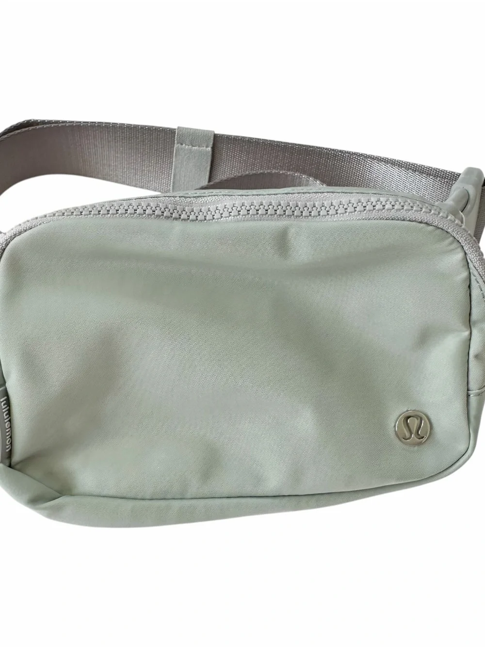 NWT Lululemon Everywhere Belt Bag 1L Gray Silver Drop One Size